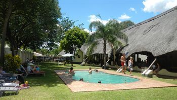 Adventure Lodge ヴィクトリア・フォールズ エクステリア 写真